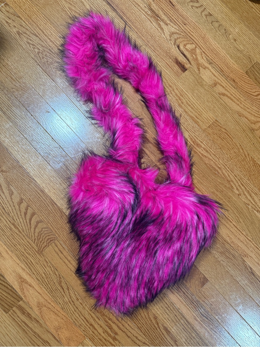 SHEIN Fuchsia Pink Faux Fur Heart Shoulder Bag